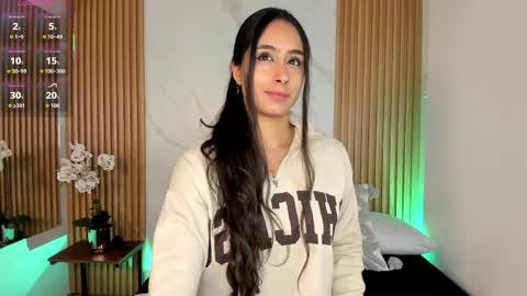 Snapshot of julia_martinezz_ chatting on 04.16.26 J U L IA M A R T I N E Z online show from 04.16.26