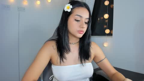 julia_strauns online show from 12.03.24