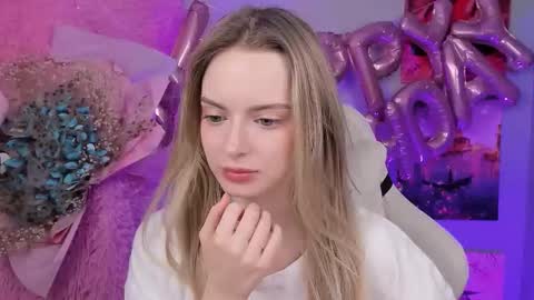 Snapshot of juliabrewwer chatting on 09.25.25 Julia online show from 09.25.25