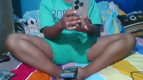 Snapshot of juliah02 chatting on 02.15.25 juliah02 online show from 02.15.25