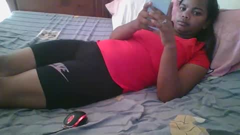 Snapshot of juliah02 chatting on 02.26.25 juliah02 online show from 02.26.25