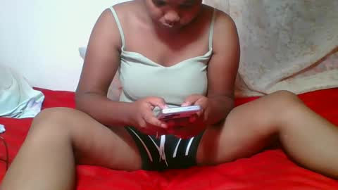 Snapshot of juliah02 chatting on 03.04.25 juliah02 online show from 03.04.25