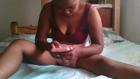 Snapshot of juliah02 chatting on 03.12.25 juliah02 online show from 03.12.25