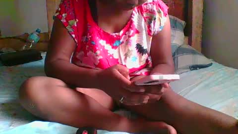 Snapshot of juliah02 chatting on 03.12.25 juliah02 online show from 03.12.25