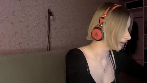 Snapshot of juliahupman chatting on 03.17.26 Kate online show from 03.17.26