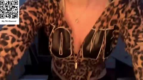 Snapshot of juliahupman chatting on 04.30.26 Kate online show from 04.30.26