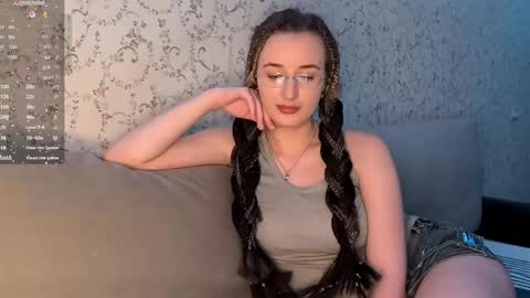 Snapshot of juliahupman chatting on 05.21.26 Kate online show from 05.21.26