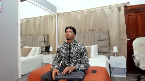 Snapshot of julian_billy chatting on 01.04.25 julian billy online show from 01.04.25