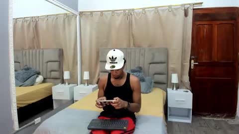 Snapshot of julian_billy chatting on 01.14.25 julian billy online show from 01.14.25