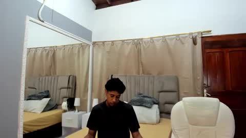 Snapshot of julian_billy chatting on 01.15.25 julian billy online show from 01.15.25