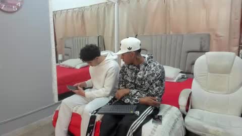 Snapshot of julian_billy chatting on 01.28.25 julian billy online show from 01.28.25