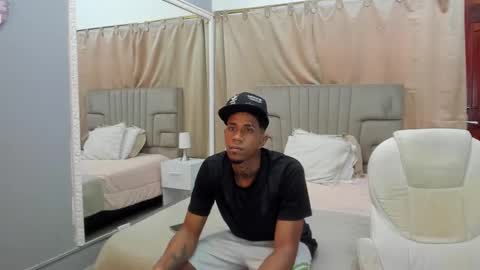 Snapshot of julian_billy chatting on 02.24.25 julian billy online show from 02.24.25