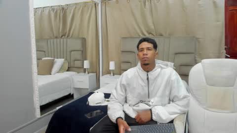 Snapshot of julian_billy chatting on 02.26.25 julian billy online show from 02.26.25