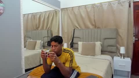 Snapshot of julian_billy chatting on 03.07.25 julian billy online show from 03.07.25