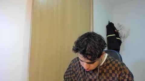 Snapshot of julian_billy chatting on 11.01.25 julian billy online show from 11.01.25