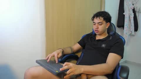 Snapshot of julian_billy chatting on 11.03.25 julian billy online show from 11.03.25