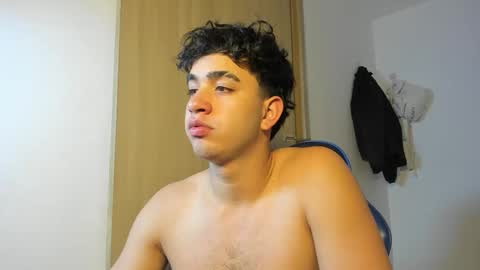 Snapshot of julian_billy chatting on 11.05.25 julian billy online show from 11.05.25