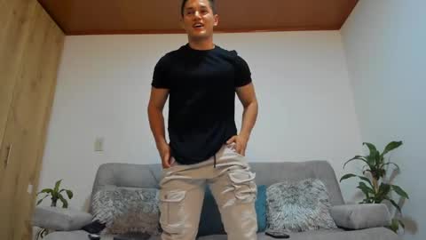 julian_wallace online show from 12.11.24