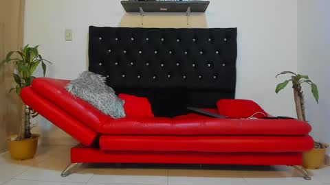 julian_wallace online show from 02.17.25