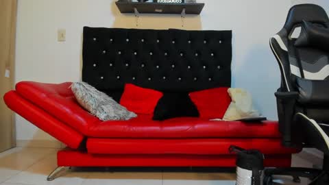 julian_wallace online show from 03.10.25