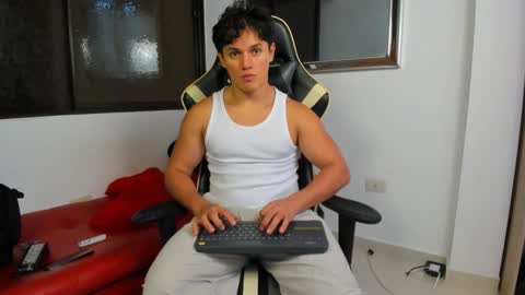 julian_wallace online show from 02.02.26