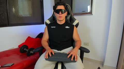 julian_wallace online show from 03.06.26