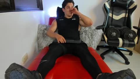 julian_wallace online show from 04.10.26