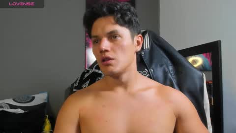 Snapshot of julian_wallace chatting on 06.11.26 julian_wallace online show from 06.11.26