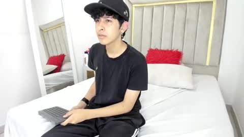 Snapshot of julian_xp chatting on 01.07.26 Julian online show from 01.07.26