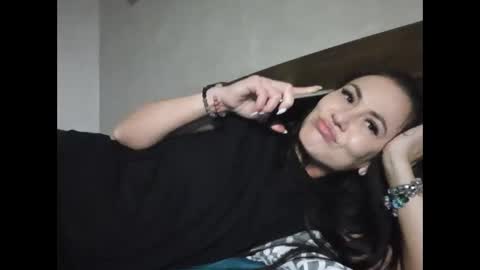 julianagold1 online show from 01.14.25