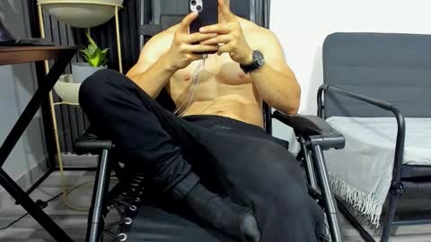 Julian online show from 02.12.26