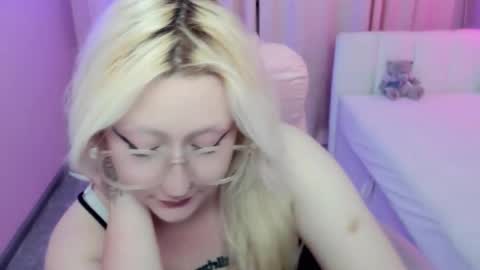 JuliaSharkk online show from 10.13.25
