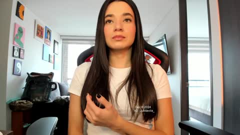 Jeimy Help me to reach 100 thumbs up online show from 12.06.24