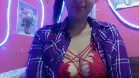Snapshot of julie0612 chatting on 04.05.26 julie0612 online show from 04.05.26