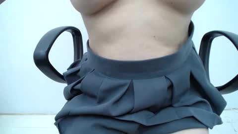 julie9x online show from 11.08.25