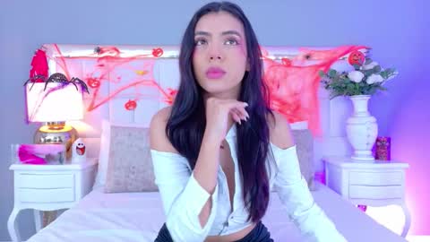 Juliet Bennet online show from 10.27.25