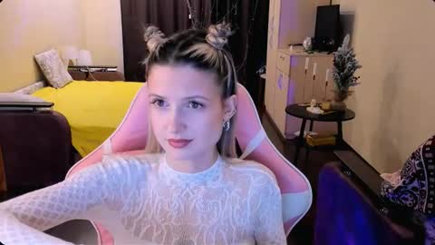 Julie online show from 12.19.25