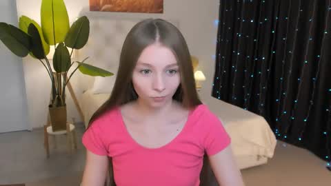 Snapshot of juliedaniel chatting on 04.21.26 juliedaniel online show from 04.21.26