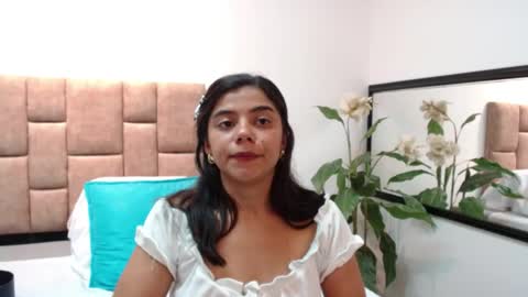 Snapshot of julieehabubu chatting on 04.21.26 Julieehabubu online show from 04.21.26