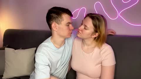 Julie and Thomas online show from 11.14.25