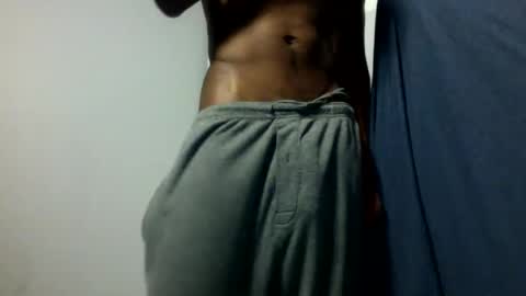 Snapshot of julienlongg chatting on 02.06.25 Julien online show from 02.06.25