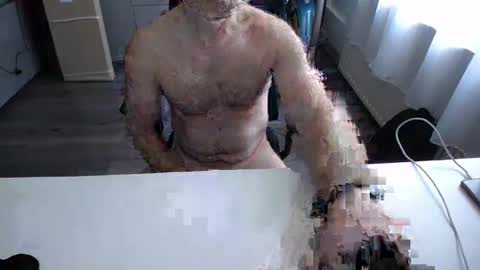 Snapshot of julienneedyou chatting on 11.12.25 julienneedyou online show from 11.12.25