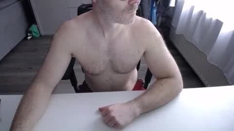 Snapshot of julienneedyou chatting on 12.14.25 julienneedyou online show from 12.14.25