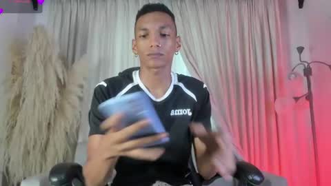 Snapshot of juliensaint_ chatting on 07.01.26 Julien online show from 07.01.26