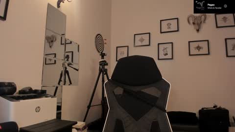 Snapshot of juliet_sourire chatting on 01.25.25 juliet_sourire online show from 01.25.25