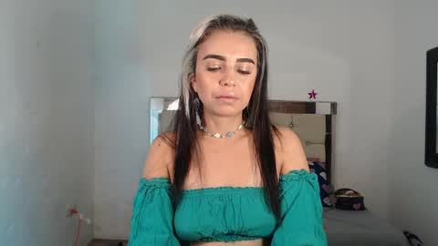 julieta__fox_ online show from 02.19.25