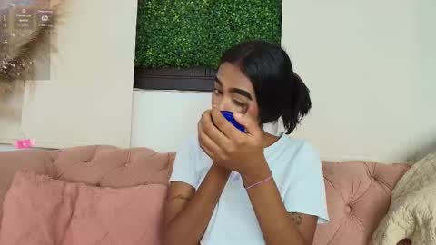 Juli online show from 10.25.25