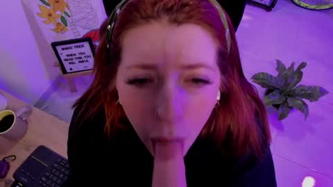 Snapshot of julieta_alves chatting on 06.15.26 July online show from 06.15.26