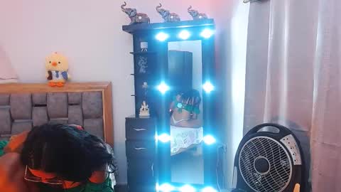 julieta art1 online show from 02.18.25