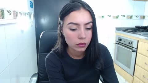 Snapshot of julieta_fn chatting on 04.23.26 julieta_fn online show from 04.23.26